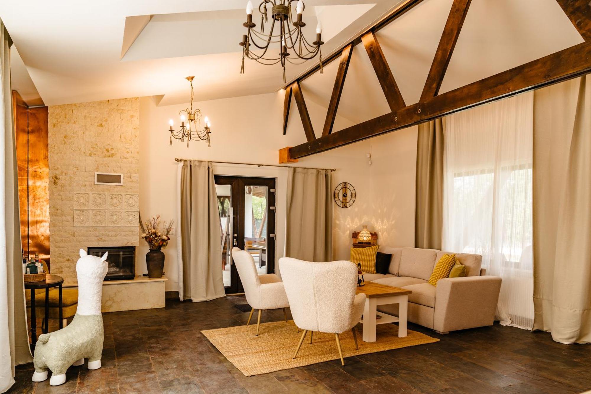 Отель The Tribe Alpaca Retreat Branesti Экстерьер фото