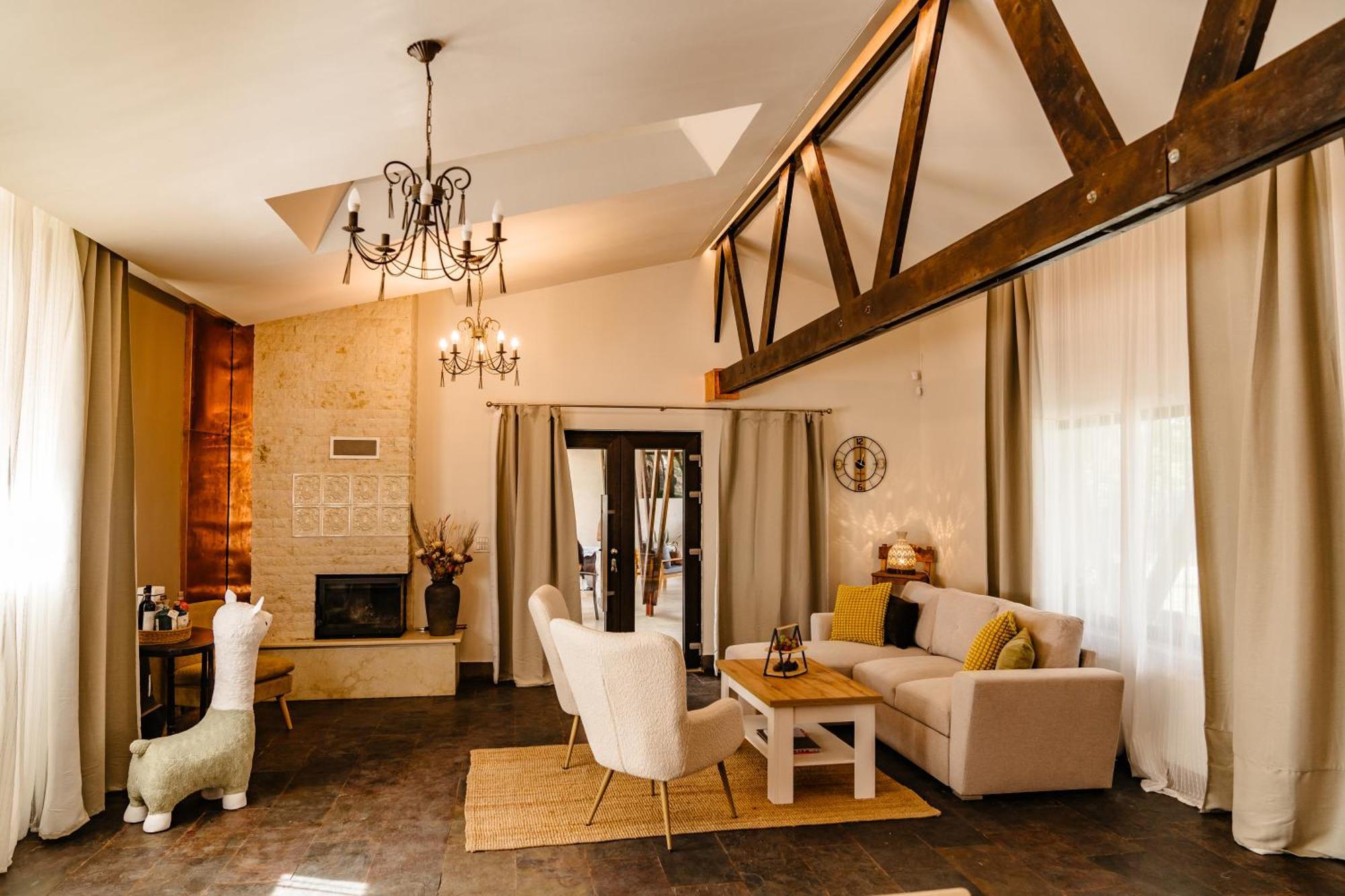 Отель The Tribe Alpaca Retreat Branesti Экстерьер фото